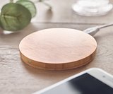 Rundes kabelloses Ladegerät aus Bambus Rudoni