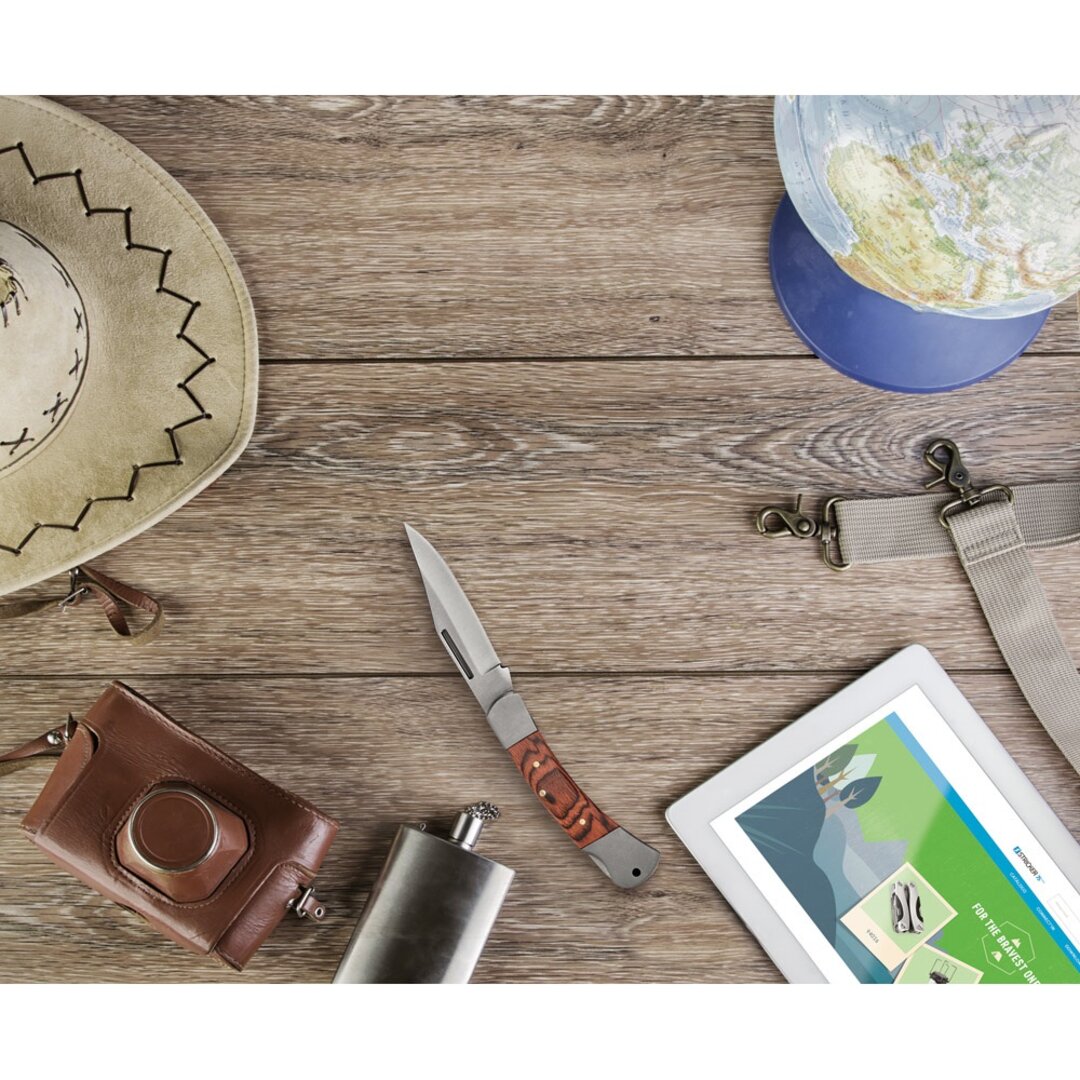 Taschenmesser aus Edelstahl und Holz Stinana