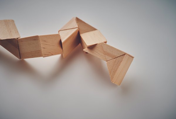 Holzpuzzle/Gehirnjogging Uorina
