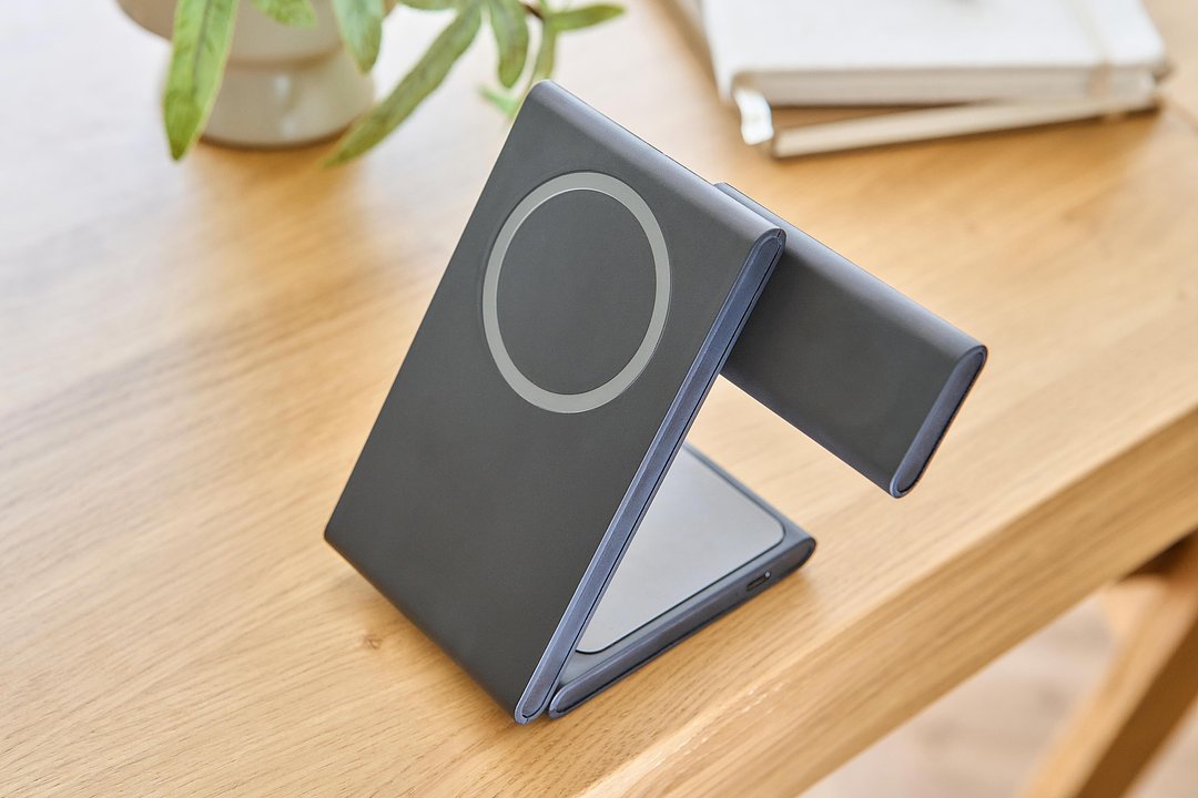 Recyceltes ABS 3-in-1 magnetisches kabelloses Ladegerät Stiana