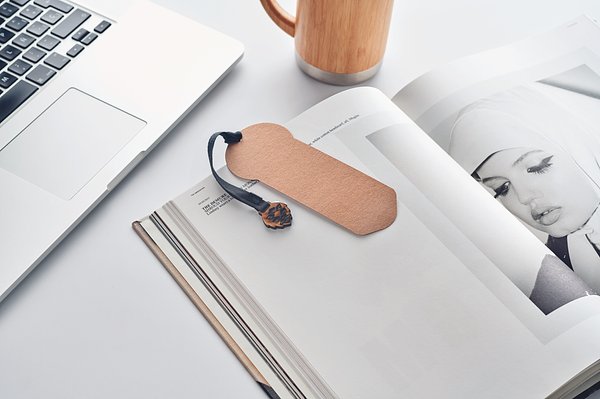 Lesezeichen Kiefersamen Gili