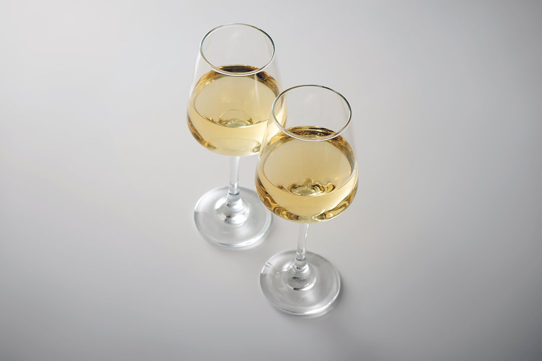 Set mit 2 Weingläsern Ningi