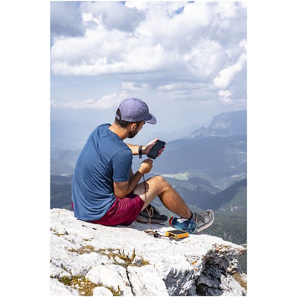 XR202 Xtreme 35 W 20.000 mAh QC3.0 wasserdichte, robuste Powerbank mit Taschenlampe - Gilgn