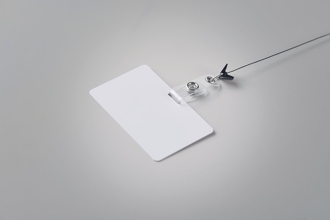 Lanyard-Ausweis 54 x 86 mm Helierdi