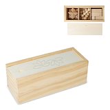 Dieses nachhaltige Set enthält drei spannende Denkspiele: ein Sternenpuzzle, ein Pyramidenpuzzle und ein 3D-Würfelpuzzle, die alle aus Holz gefertigt sind. Sie sind in einer Holzbox Badris