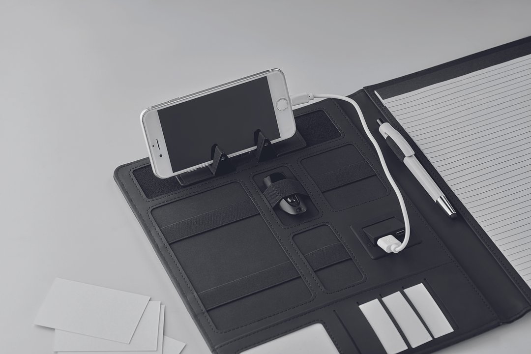 DIN A4 Portfolio & Powerbank Saraik