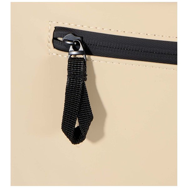 Plus 15" GRS-recycelter Rolltop Rucksack 18 L - Loli