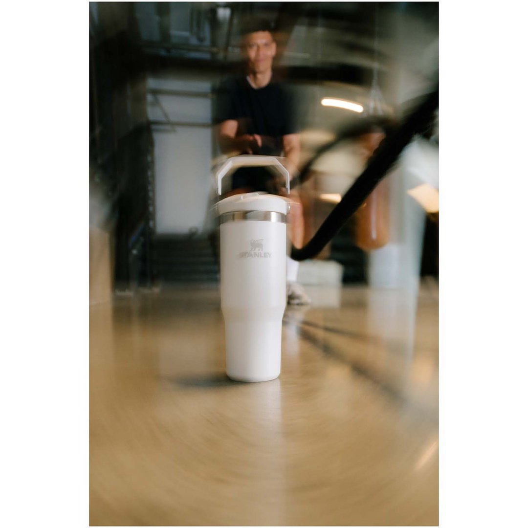 890 ml IceFlow™ Flip Straw Thermobecher - Jörina