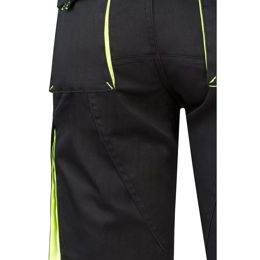 Zweifarbige Stretch-Bermudashorts mit mehreren Taschen (240 g/m²) aus Baumwolle (46 %), EME (38 %) und Polyester (16 %) Altie