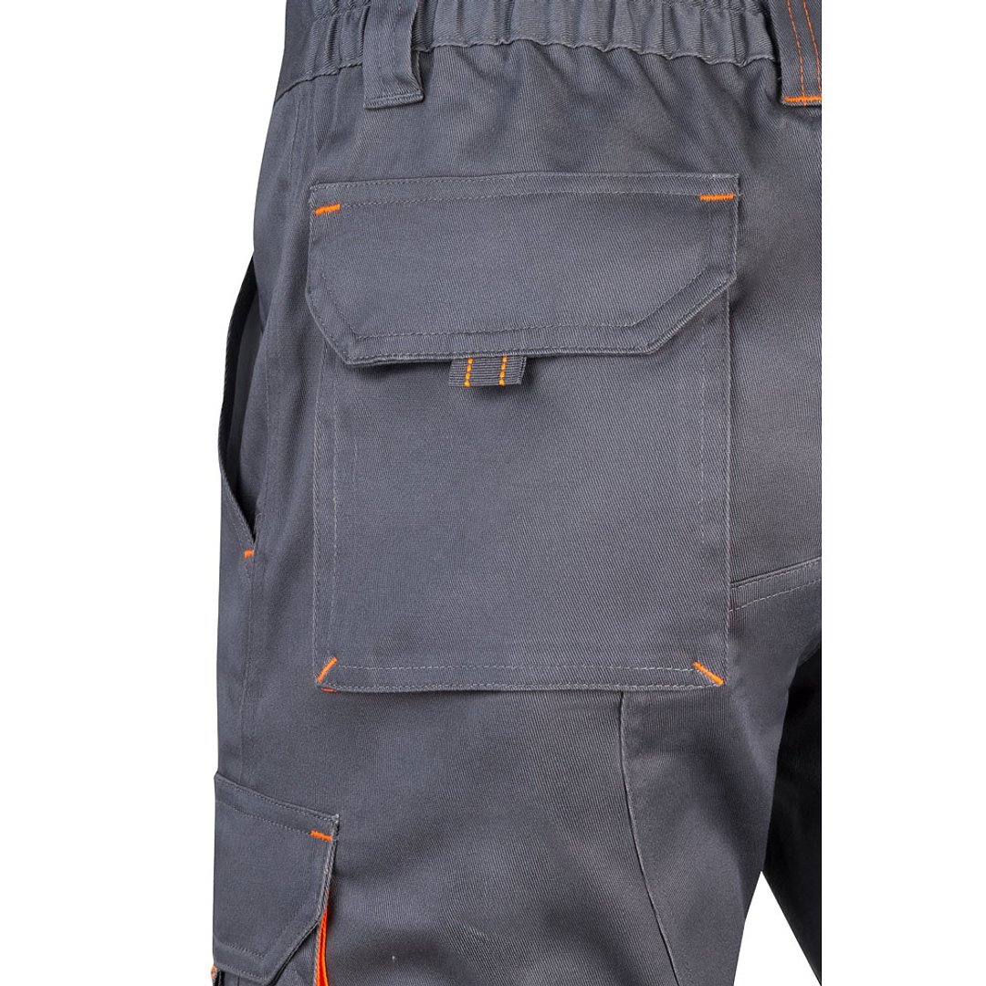 Zweifarbige Stretch-Bermudashorts mit mehreren Taschen (240 g/m²) aus Baumwolle (46 %), EME (38 %) und Polyester (16 %) Altie