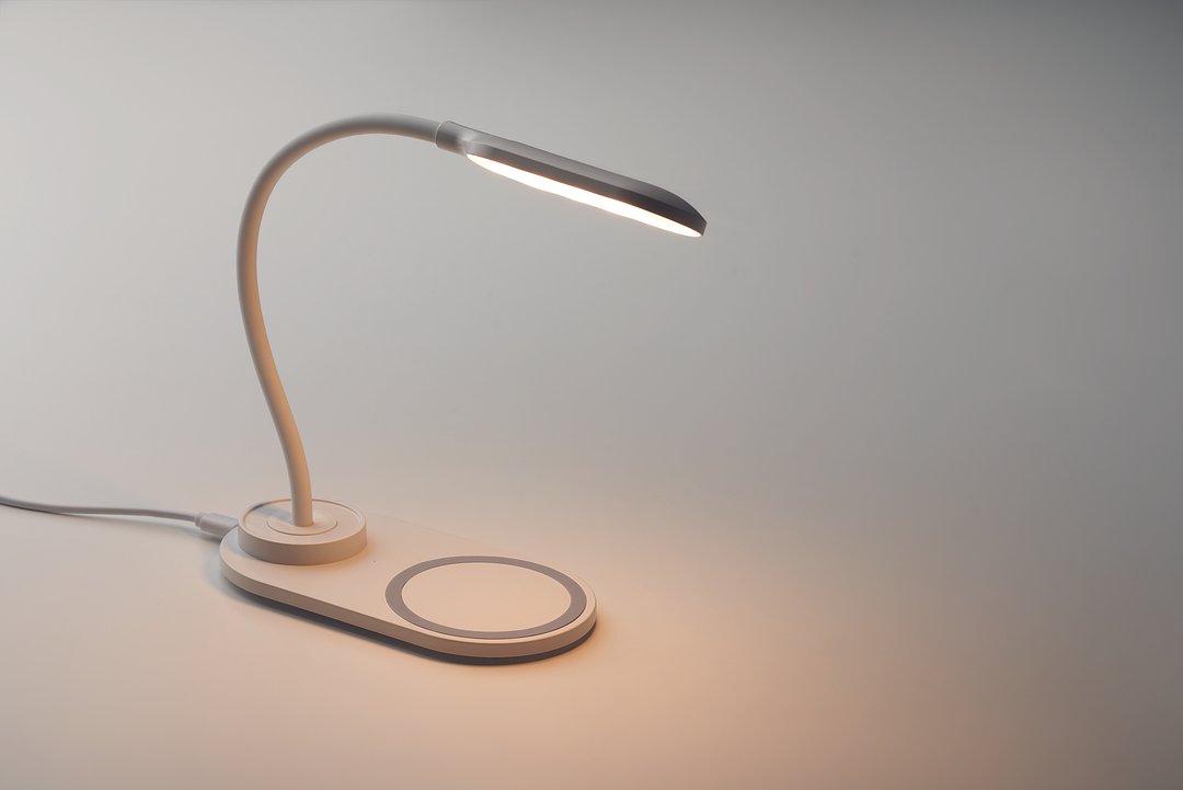 Tischleuchte und Ladegerät 10W Nollie