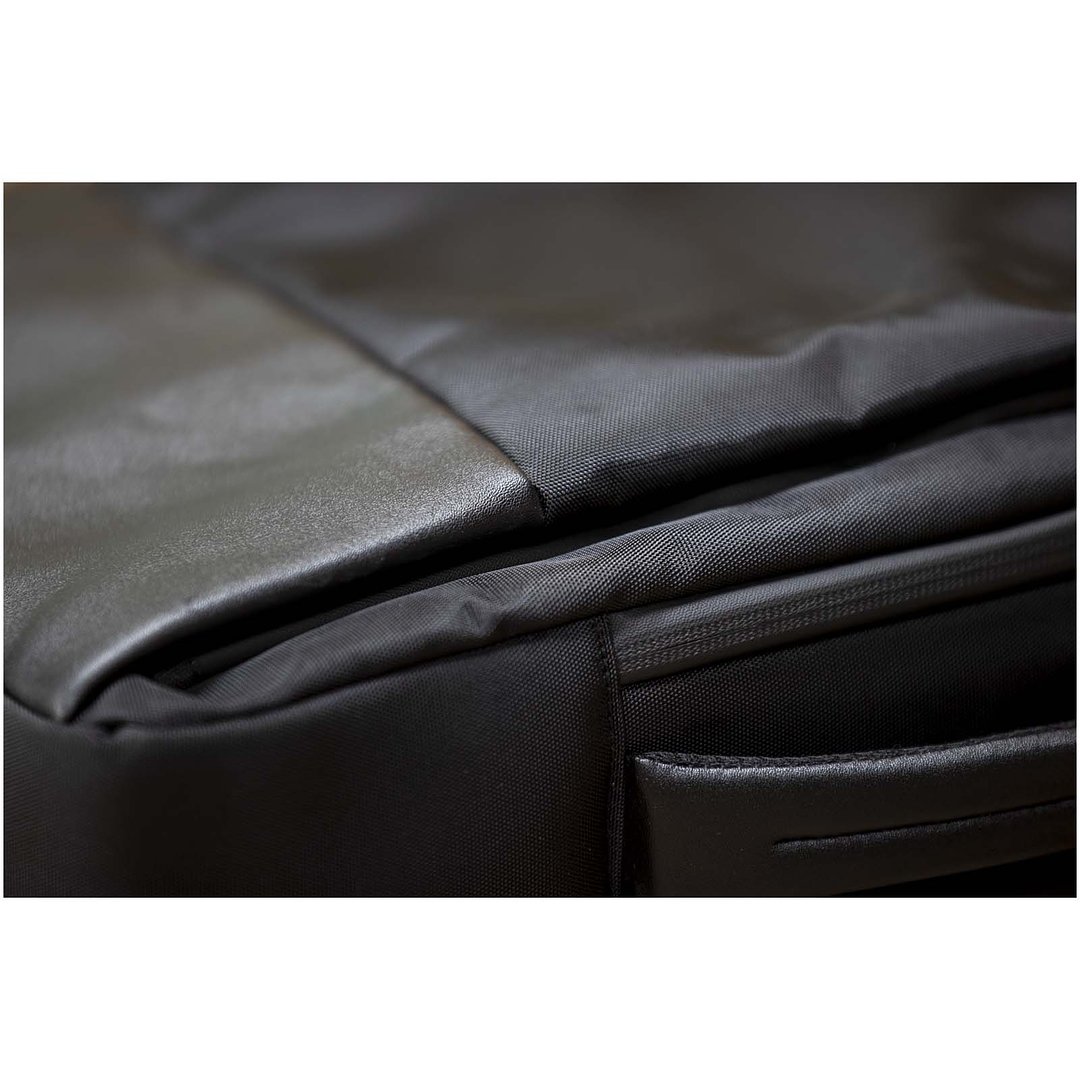 Pro 35L, 17" GRS recycelter erweiterbarer Laptop-Rucksack - Olleep