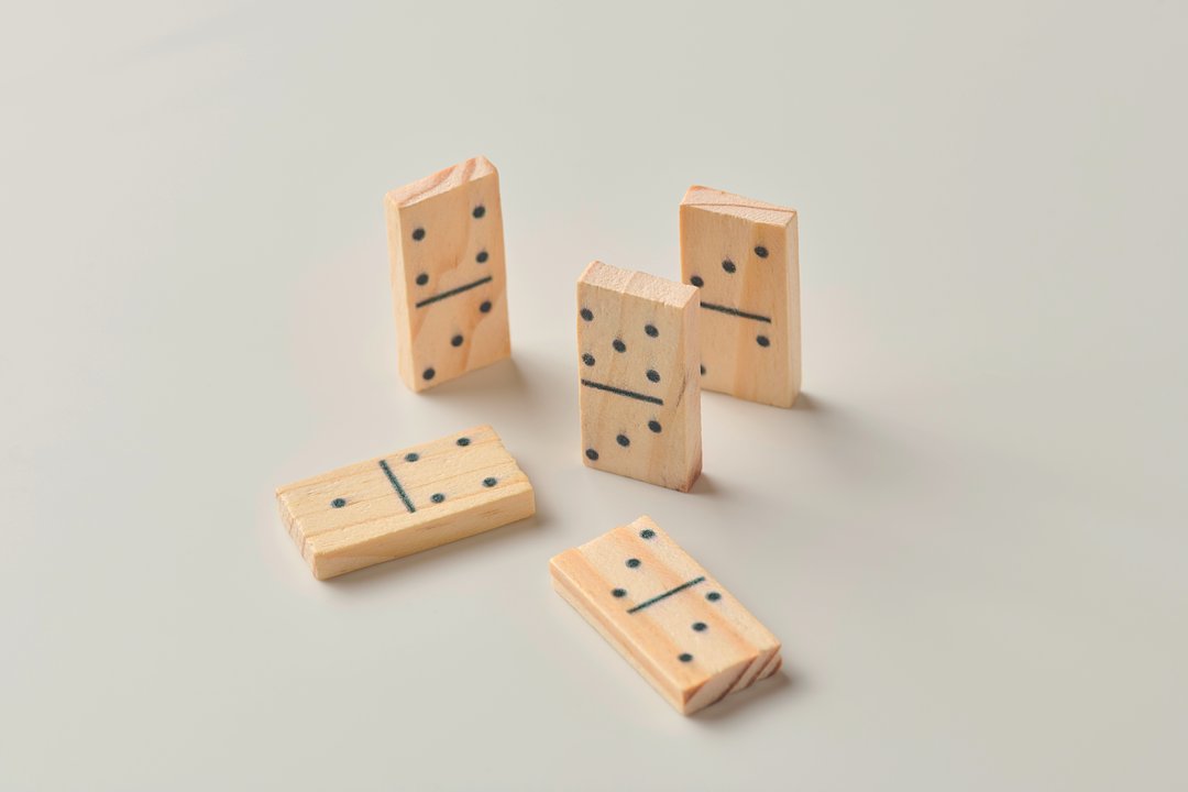 Domino- und Spielkarten-Set Bisteis