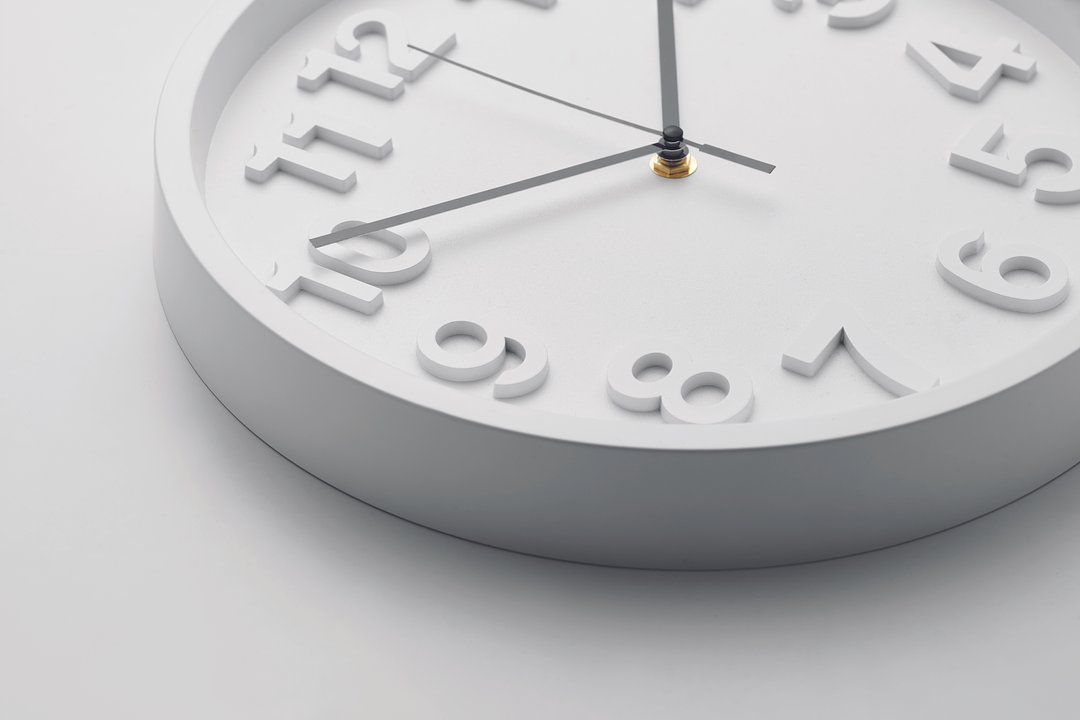 Wanduhr aus PP Nettato