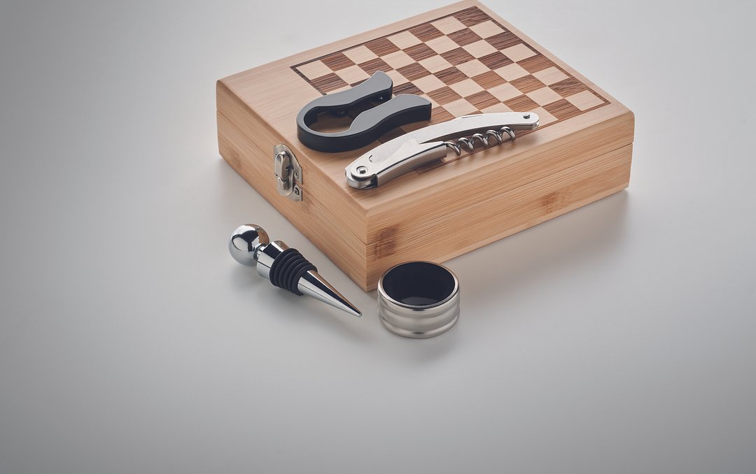 Weinset mit Schachspiel Chatrs