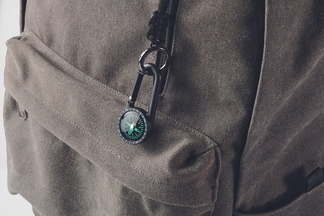 Outdoor-Kompass mit Karabiner Natristia