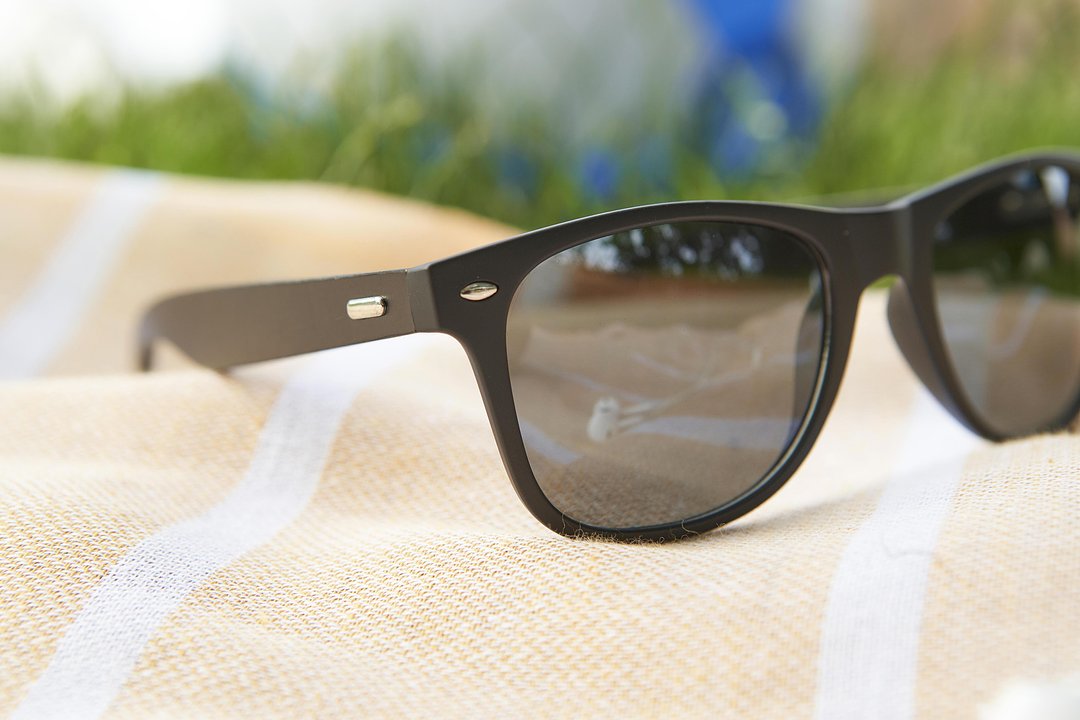 Sonnenbrille Chatria | Kunststoffrahmen und Bambusbügel | UV400