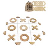 Riesiges Tic Tac Toe Beatriovan