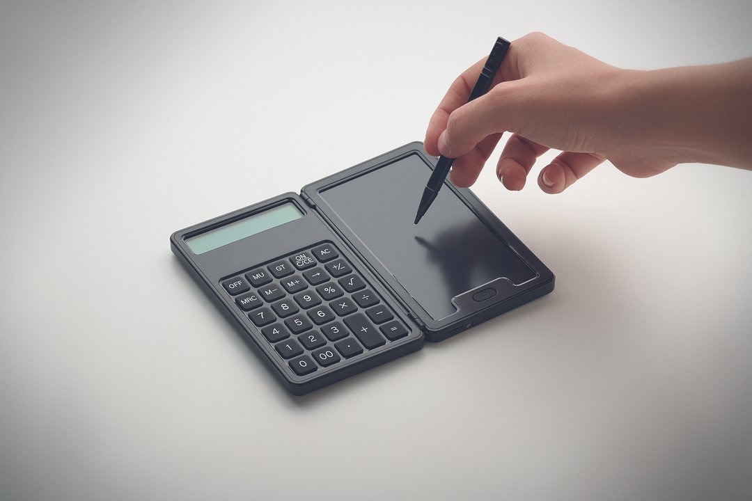 Taschenrechner mit LCD-Tafel Loretona