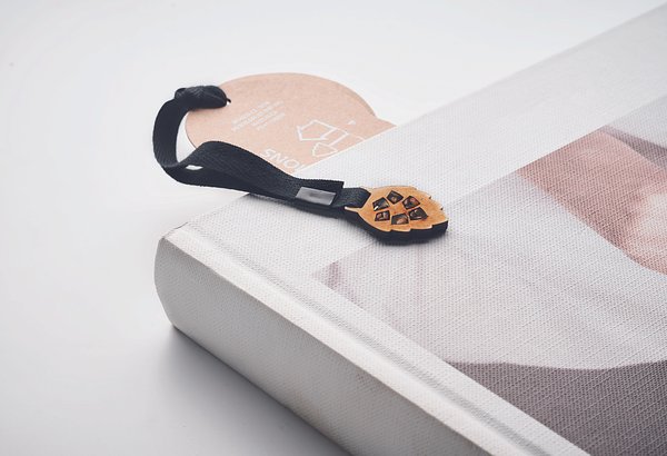 Lesezeichen Kiefersamen Gili