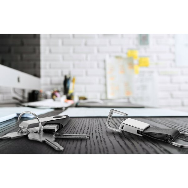 Schlüsselanhänger aus Metall und Kunstleder Dicorsich