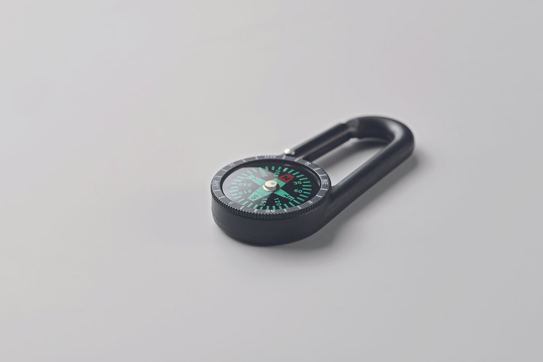 Outdoor-Kompass mit Karabiner Natristia