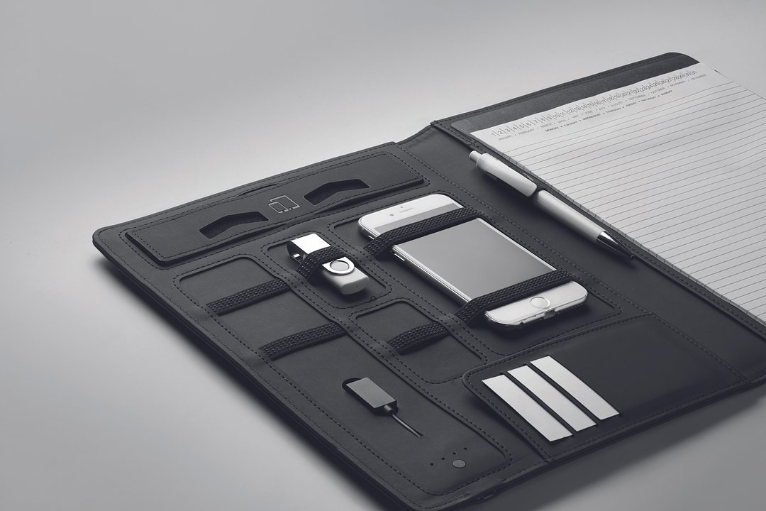 DIN A4 Portfolio & Ladestation Gillia