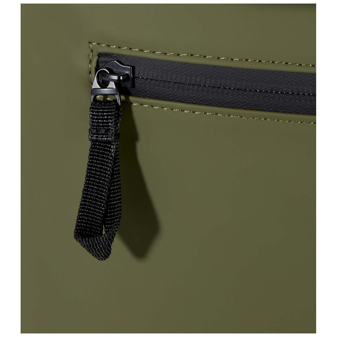 Plus 15" GRS-recycelter Rolltop Rucksack 18 L - Loli