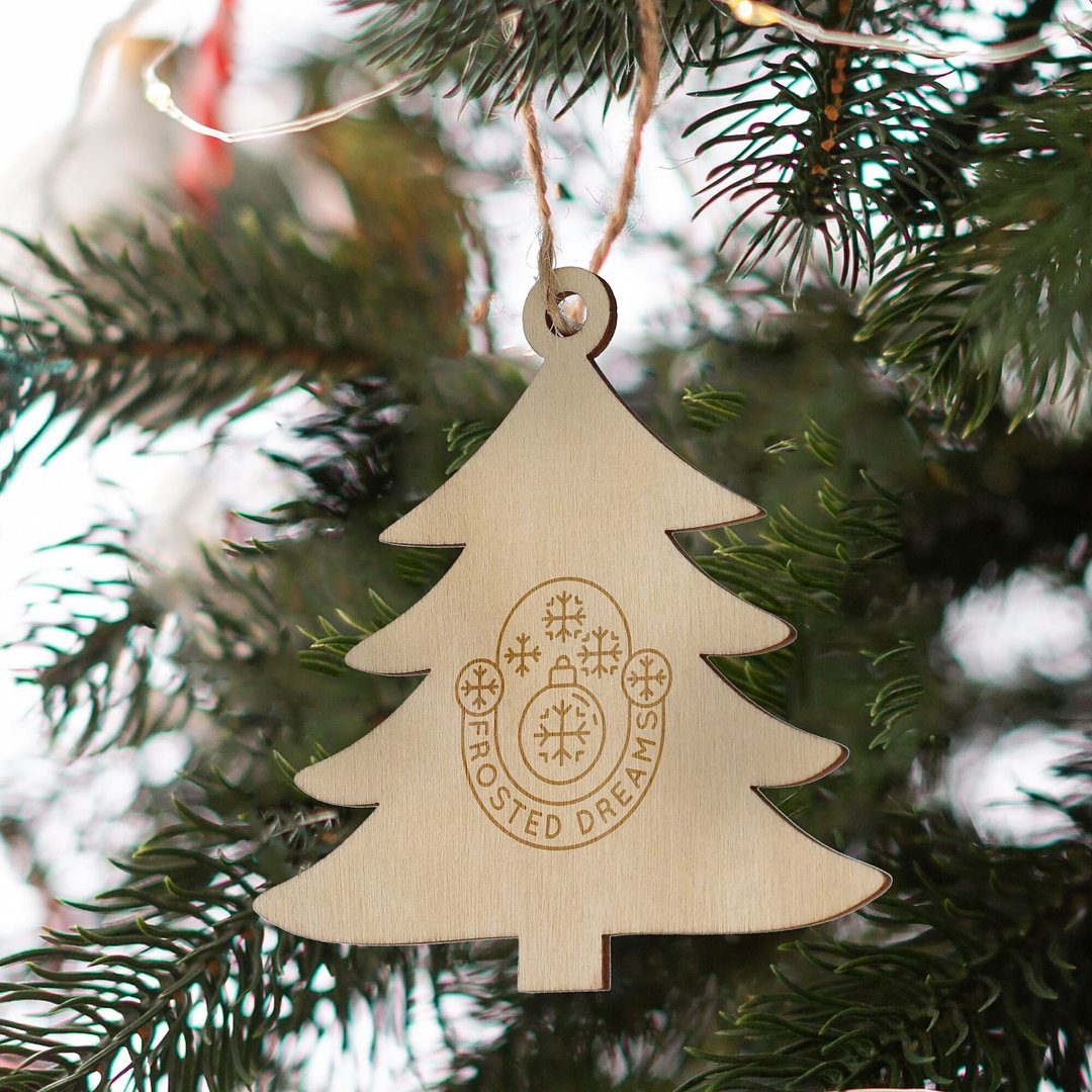 Baumförmiges Weihnachtsornament aus Holz Rener