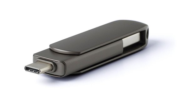 USB-Stick aus verzinkter Oberfläche Fadin