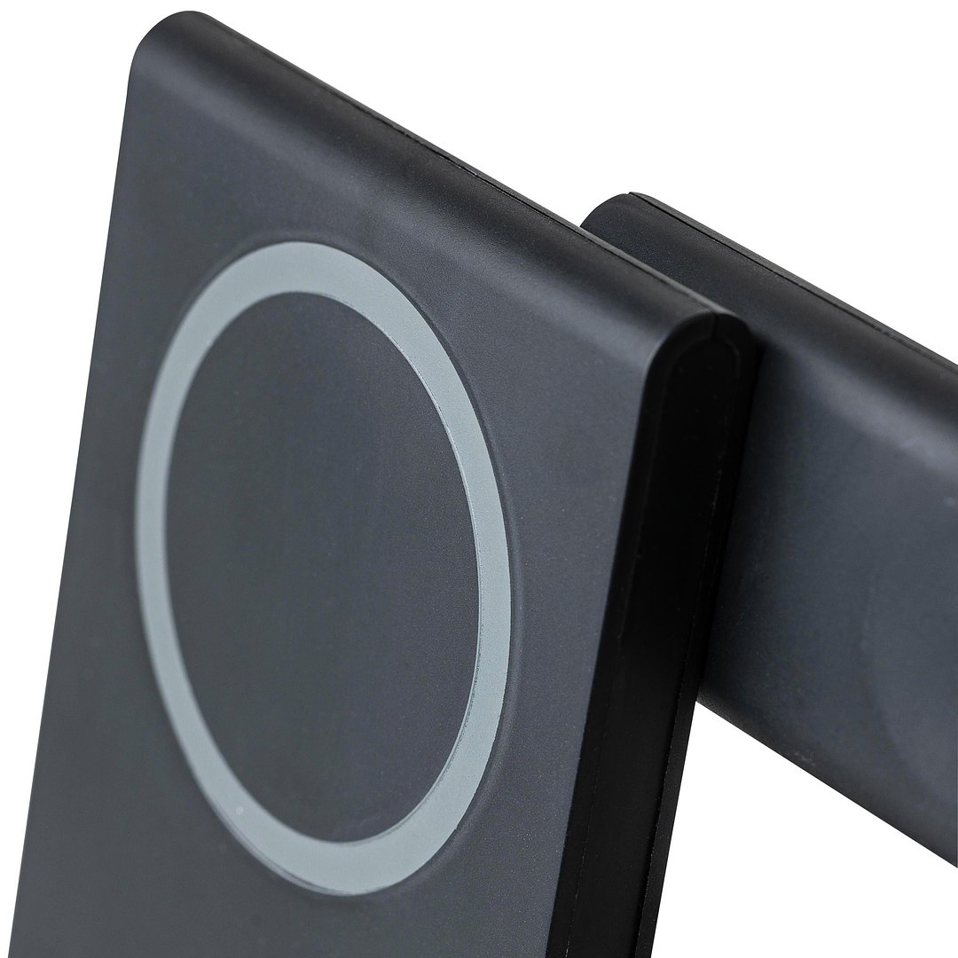 Recyceltes ABS 3-in-1 magnetisches kabelloses Ladegerät Stiana