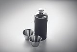 Flasche mit Schnapsbechern Dold