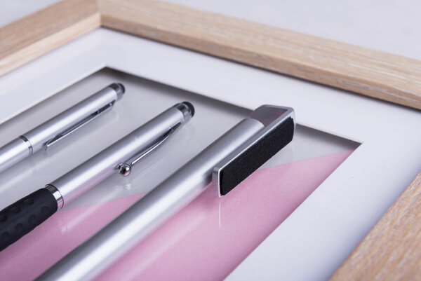 Kugelschreiber Halter Idnex