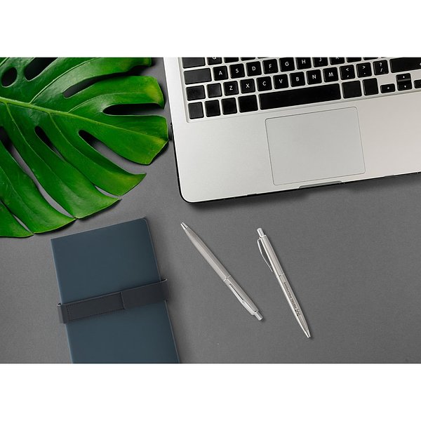 Kugelschreiber aus Edelstahl (53 % recycelt) mit glänzendem Gehäuse Bensepan