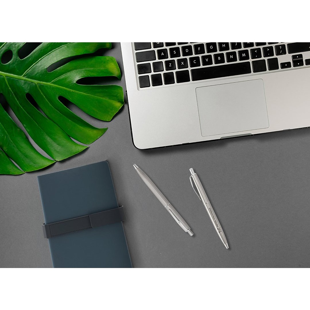 Kugelschreiber aus Edelstahl (53 % recycelt) mit glänzendem Gehäuse Bensepan