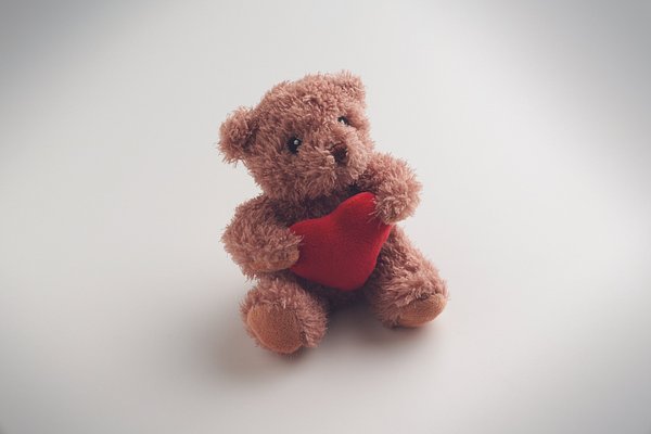 Teddybär mit Herz Inelych