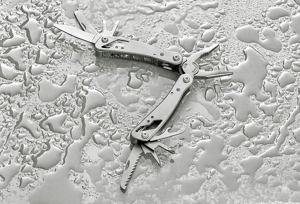 Schwarzes Aluminium-Multitool Lurst