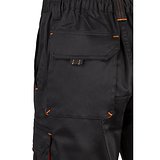 Zweifarbige Stretch-Bermudashorts mit mehreren Taschen (240 g/m²) aus Baumwolle (46 %), EME (38 %) und Polyester (16 %) Altie