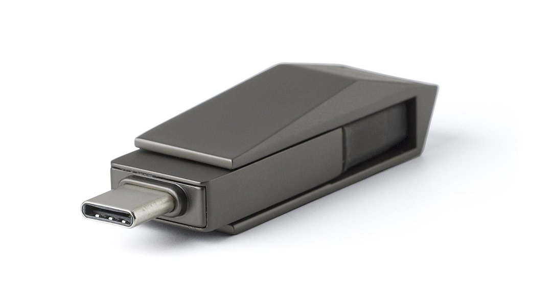 USB-Stick aus verzinkter Oberfläche Hatht