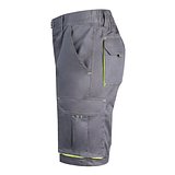 Zweifarbige Stretch-Bermudashorts mit mehreren Taschen (240 g/m²) aus Baumwolle (46 %), EME (38 %) und Polyester (16 %) Altie